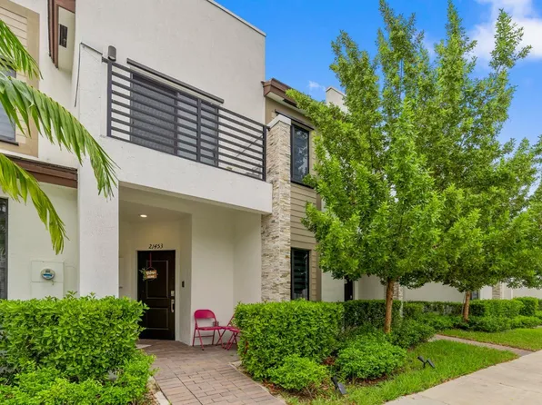 21453 NE 3rd Place, Miami, FL 33179