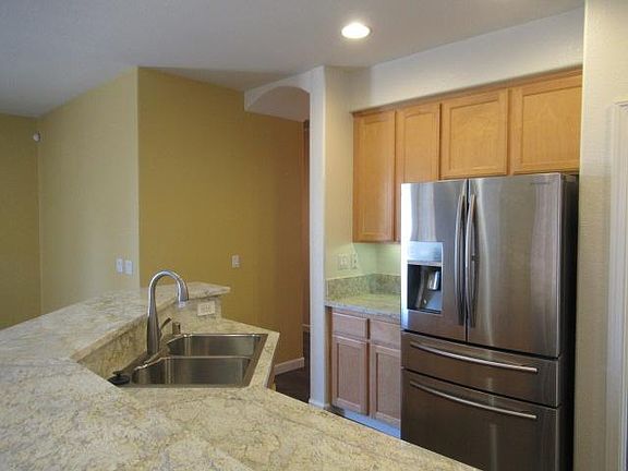 3rd image of 219 Ainger Cir