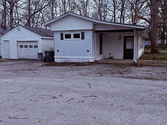 3rd image of 11322 W Paradise Rd