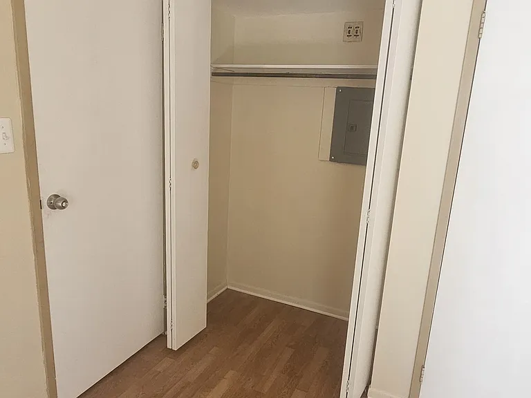 100 Campbell Cir #27 — Photo 8