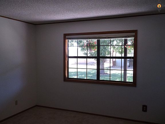 5th image of 1704 N Mesa St