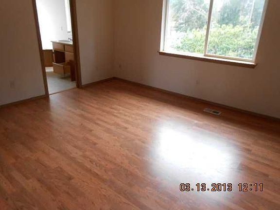 4th image of 19200 12th Avenue Ct E