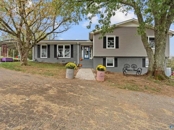 34 Clayton Ln, Fayetteville, TN 37334