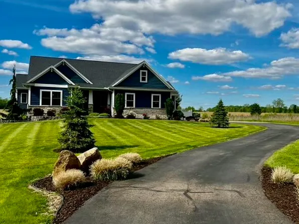 3950 W Howe Rd, Dewitt, MI 48820