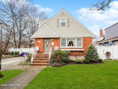 51 Osage Ln, Staten Island, NY, 10312