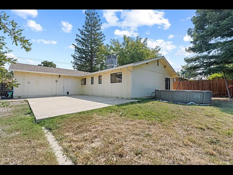 Hickory Ave — Photo 4