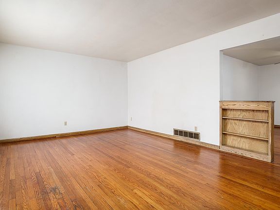 4th image of 2404 Arthur Ave