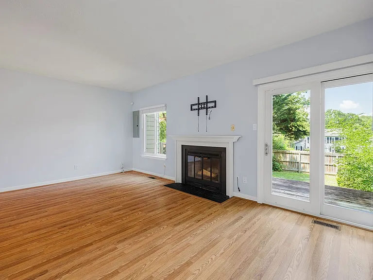 2087 Airy Cir — Photo 13