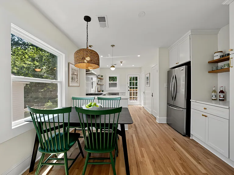 804 Berkeley Ave NW — Photo 5