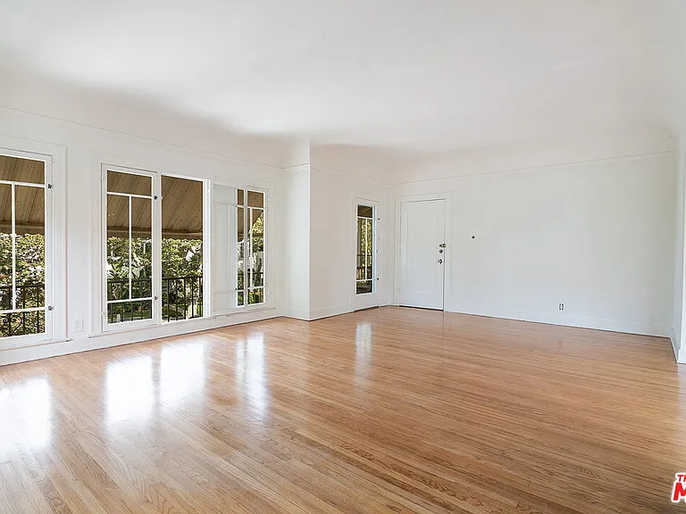 170 1/2 S Sycamore Ave — Photo 12