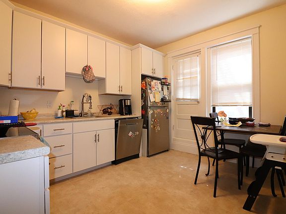 5th image of 152 Babcock St #23