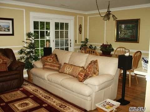 3rd image of 702 Sara Cir