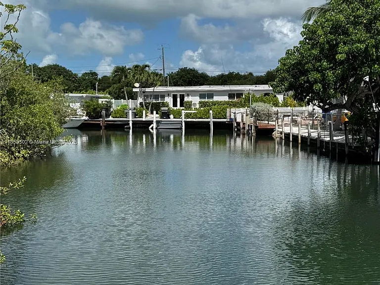 1301 Grouper Dr — Photo 4