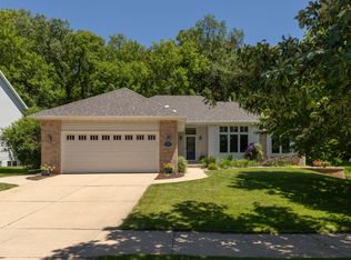 1957 Fox Valley Dr SW, Rochester, MN 55902