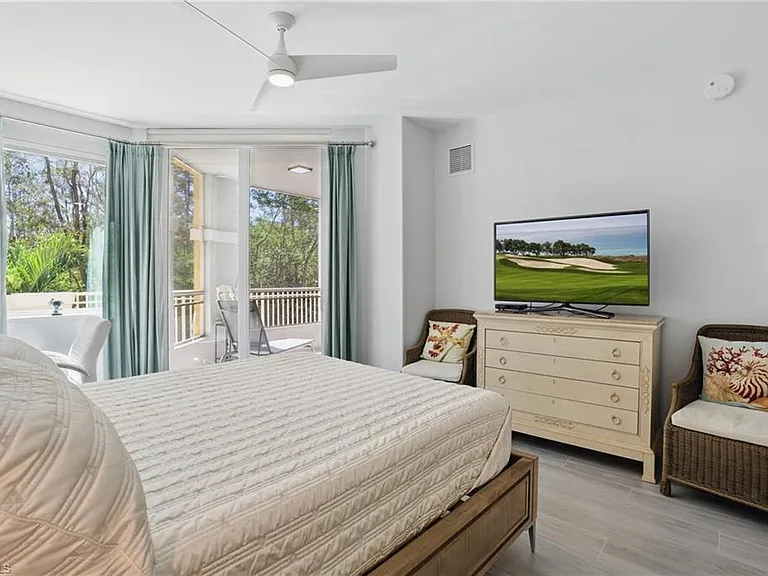 2728 Tiburon Blvd E #A-104 — Photo 20