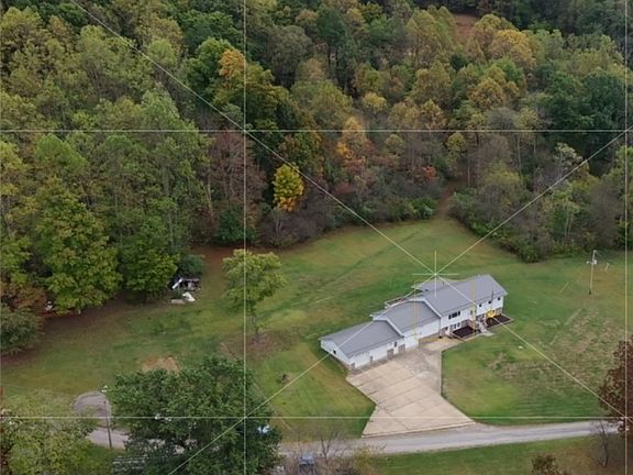 5th image of 208 Republican Ln
