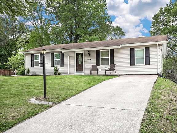 3rd image of 45 Potomac Dr