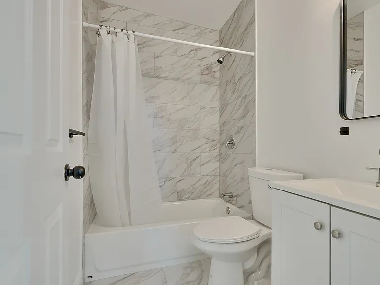 412 E Federal St — Photo 31