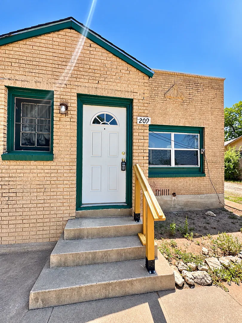 Coming Soon | Charming 1-Bed/1-Bath Duplex Near Downtown San Angelo! — Photo 1
