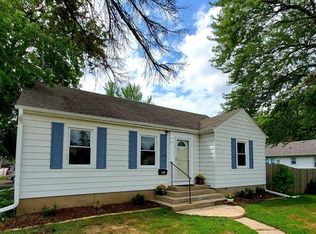 317 W 4th St, Oconomowoc, WI 53066