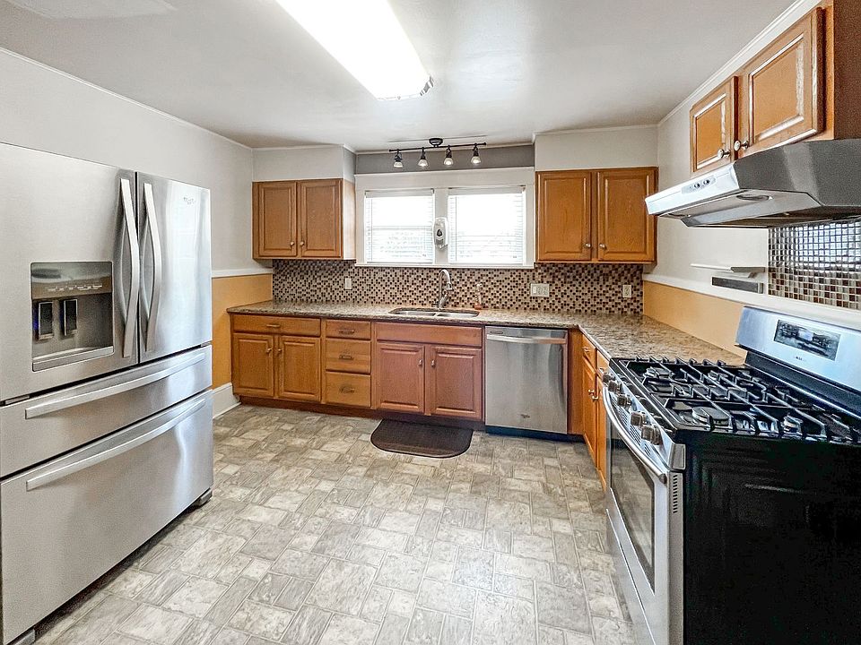 1st image of 716 7th Ave
