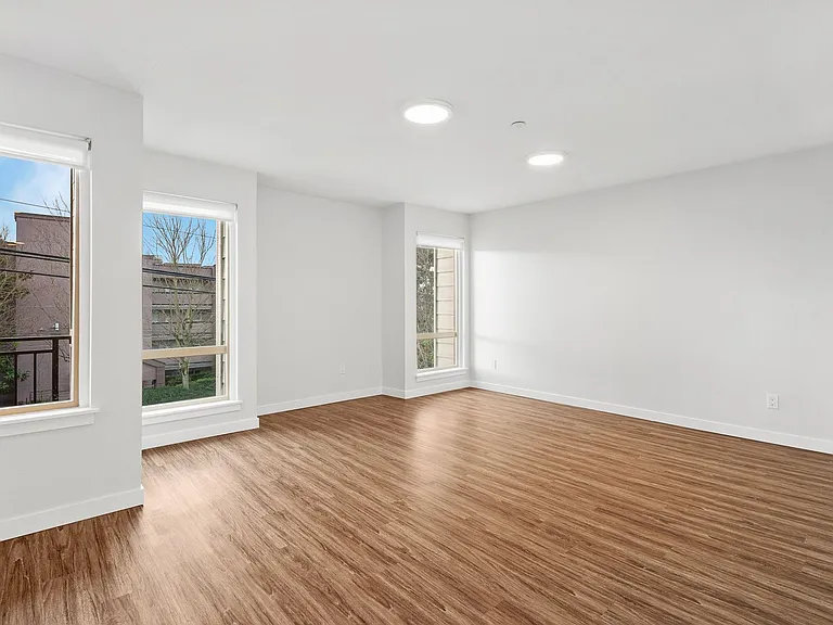 LYLA Eastlake Apartments — Photo 25