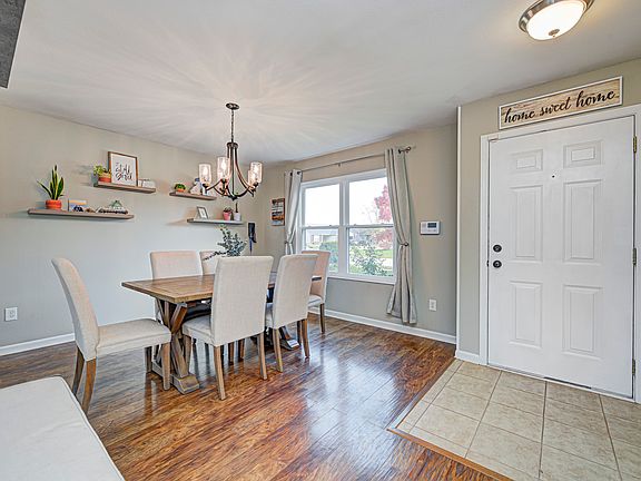 4th image of 212 Brookview Dr