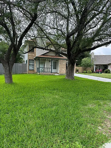 1122 Greenbriar Ct Photo 1