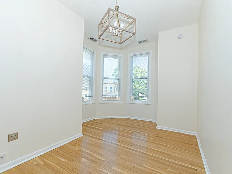 1024 N Western Ave #2 — Photo 5