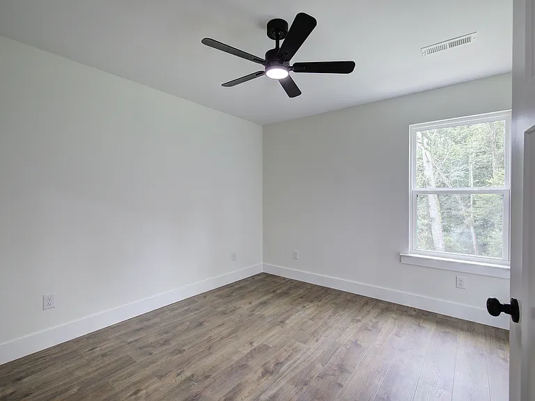 124 Robinhood Dr SE #B — Photo 10