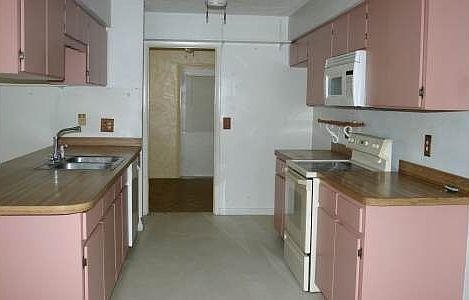 1st image of 318 Honeymoon St NE