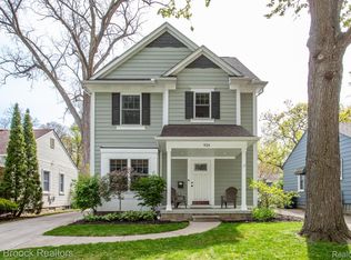 924 N Maple Ave, Royal Oak, MI 48067