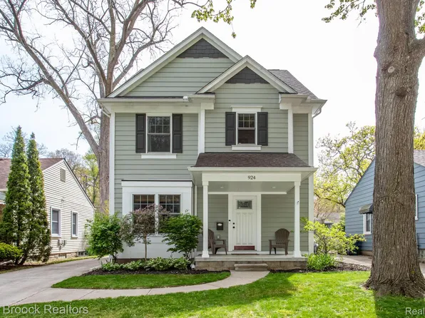 924 N Maple Ave, Royal Oak, MI 48067