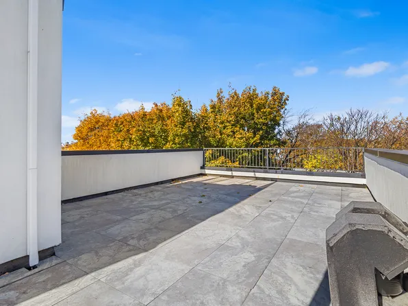 473 Bainbridge Street image 14 of 16