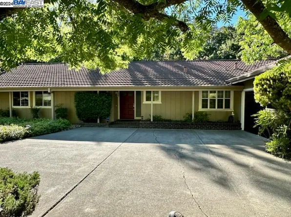 227 Wykoff Dr, Vacaville, CA 95688