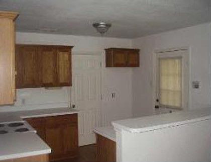 2nd image of 104 S Hickory St