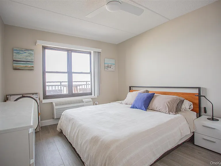 230 W Broadway #610 — Photo 17