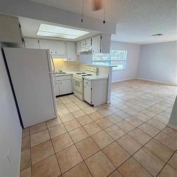 6050 Chesham Dr #5 — Photo 3