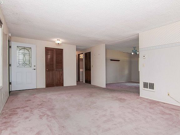 2nd image of 3225 W Shasta Ave