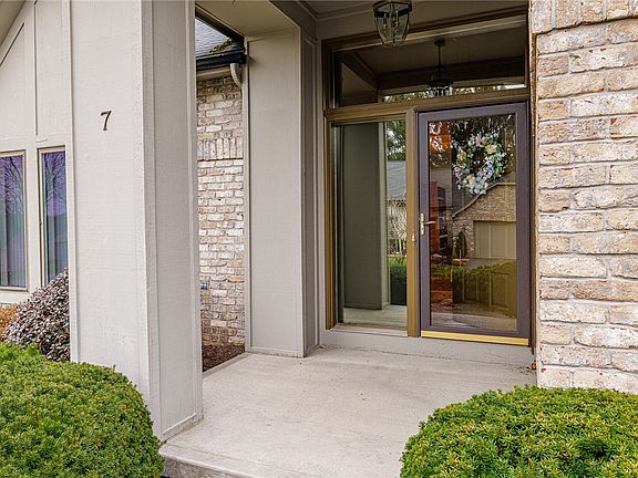 5th image of 7 Doral Ct