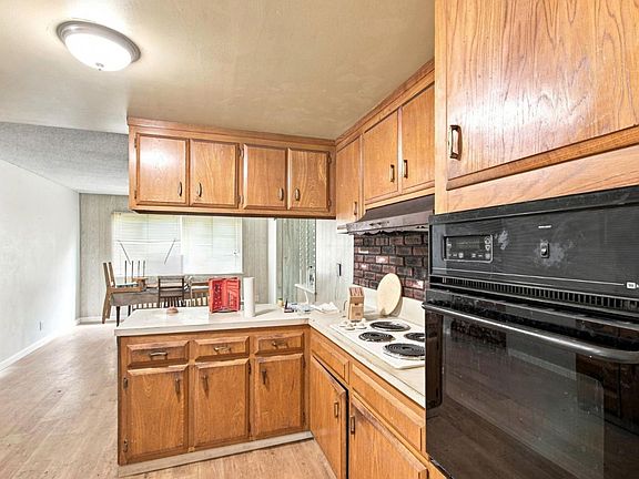 4th image of 1534 Kooser Rd
