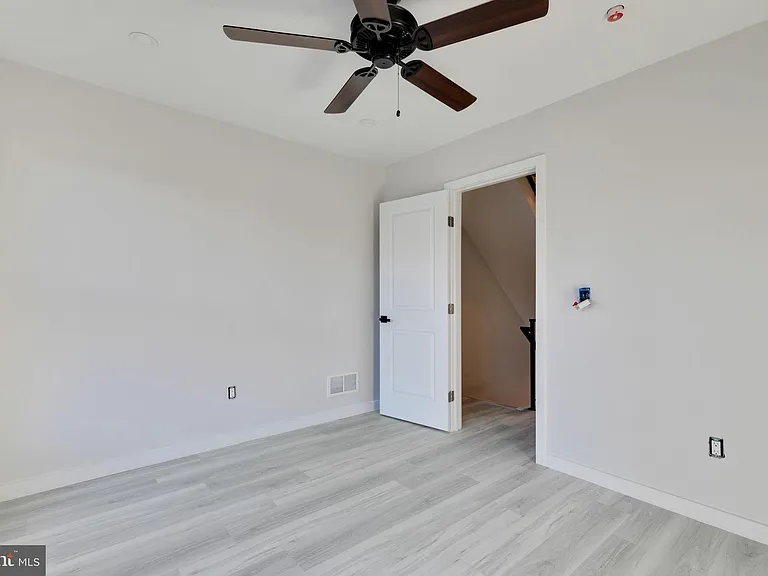 614 Hoffman St — Photo 14