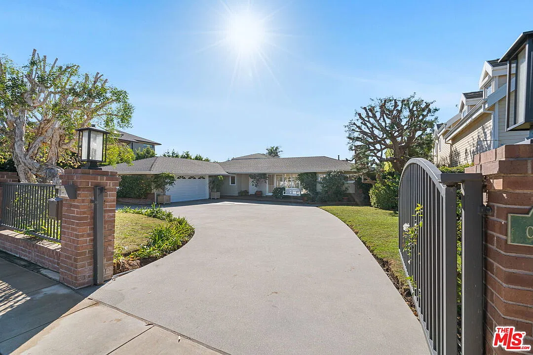 5 bed, 4.0 bath, 3438 sqft, $18,260 — Photo 1