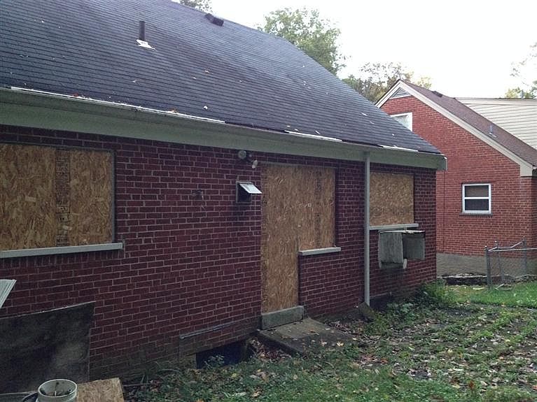 2nd image of 3250 Gobel Ave