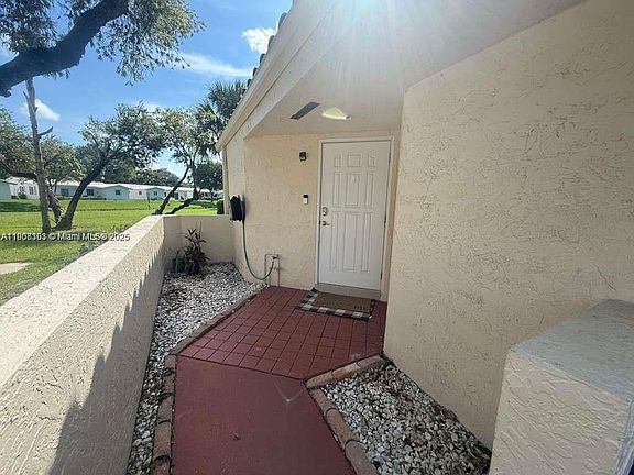 3rd image of 8148 NW 17th Mnr
