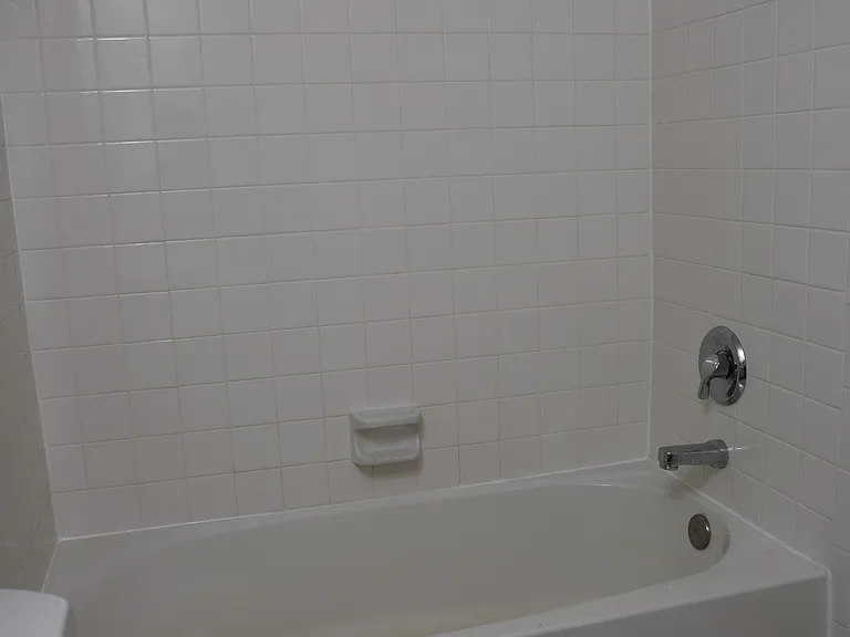 4323 Lakeside Meadow Dr — Photo 16
