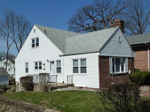 2nd image of 153 King Ave