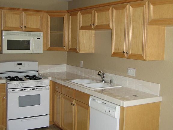 3rd image of 1124 N Broadway N #B