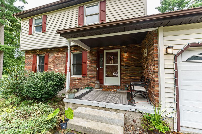 3rd image of 1 Cranberry Lane