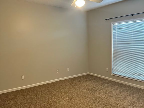 4th image of 203 Camden Dr